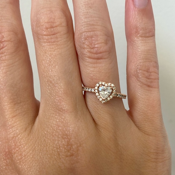 Rosegold elevated heart ring from Pandora - Picture 4 of 4
